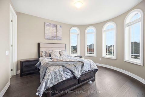 Photo 32 at 36 West Coast Trail, Nobleton, King