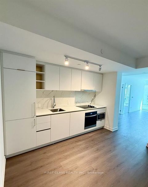 Photo 5 at 905 - 8 Wellesley Street W, Bay Street Corridor, Toronto