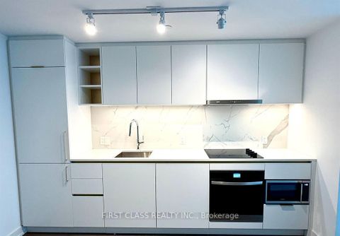 Photo 7 at 905 - 8 Wellesley Street W, Bay Street Corridor, Toronto