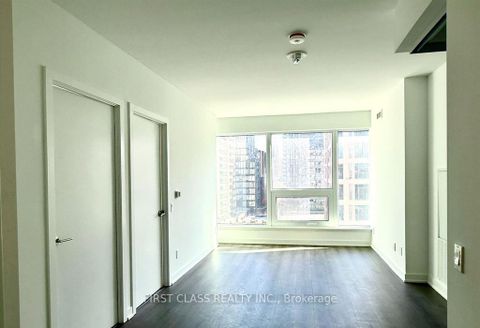 Photo 11 at 905 - 8 Wellesley Street W, Bay Street Corridor, Toronto
