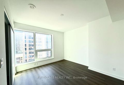 Photo 12 at 905 - 8 Wellesley Street W, Bay Street Corridor, Toronto