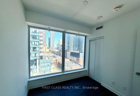 Photo 15 at 905 - 8 Wellesley Street W, Bay Street Corridor, Toronto