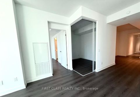 Photo 18 at 905 - 8 Wellesley Street W, Bay Street Corridor, Toronto