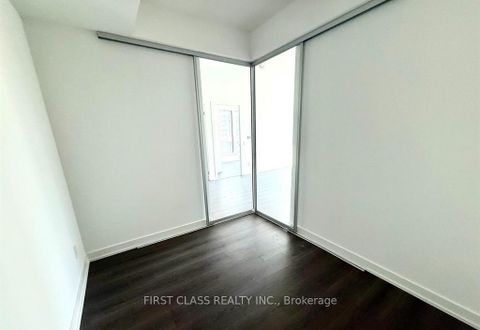 Photo 19 at 905 - 8 Wellesley Street W, Bay Street Corridor, Toronto