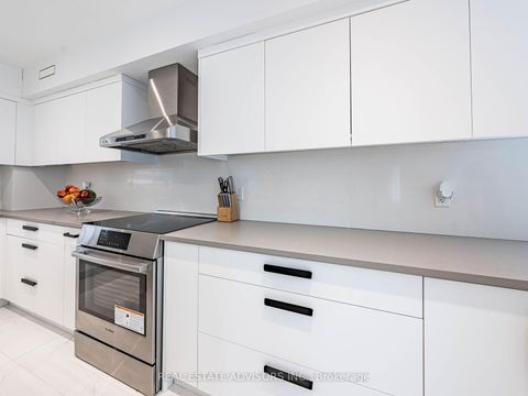 Photo 7 at 29 Ranwood Drive, Pelmo Park W4, Toronto
