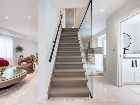 Photo 10 at 29 Ranwood Drive, Pelmo Park W4, Toronto