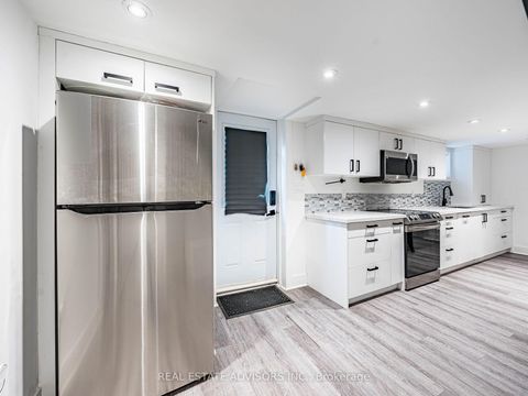Photo 11 at 29 Ranwood Drive, Pelmo Park W4, Toronto