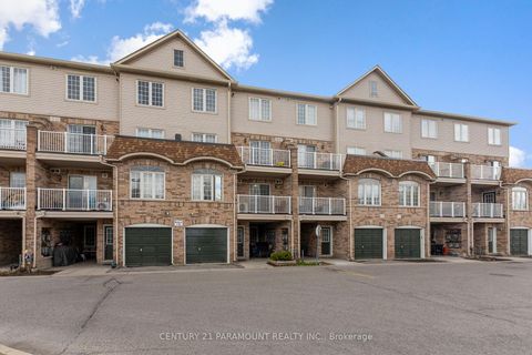 Photo 2 at 10 - 200 Mclevin Avenue, Malvern, Toronto