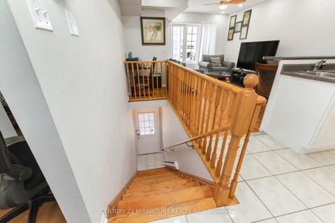 Photo 4 at 10 - 200 Mclevin Avenue, Malvern, Toronto