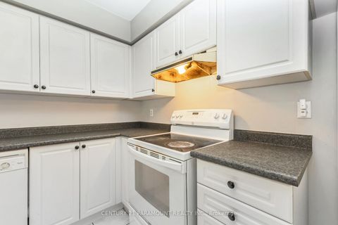 Photo 12 at 10 - 200 Mclevin Avenue, Malvern, Toronto