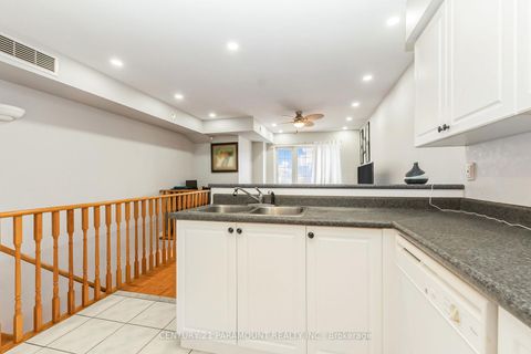 Photo 13 at 10 - 200 Mclevin Avenue, Malvern, Toronto