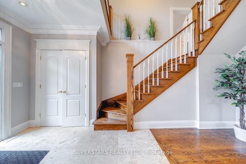 Photo 15 at 176 Homewood Avenue, Newtonbrook West, Toronto