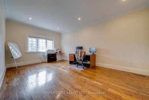 Photo 16 at 176 Homewood Avenue, Newtonbrook West, Toronto