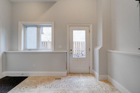 Photo 28 at 176 Homewood Avenue, Newtonbrook West, Toronto