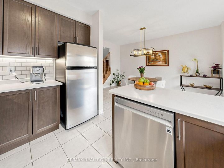Photo 13 at 69 Matthewson Avenue, Bradford, Bradford West Gwillimbury