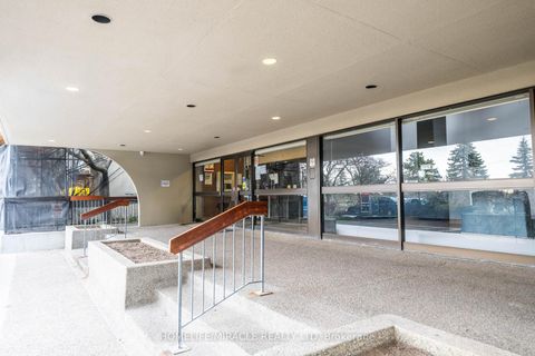 Photo 3 at 905 - 177 Linus Road, Don Valley Village, Toronto