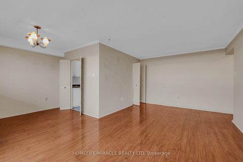 Photo 10 at 905 - 177 Linus Road, Don Valley Village, Toronto