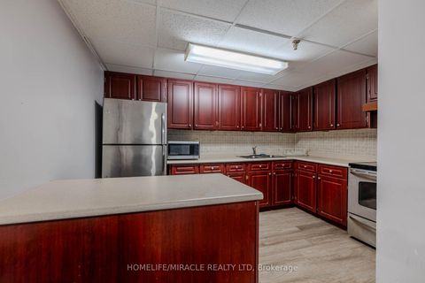 Photo 33 at 905 - 177 Linus Road, Don Valley Village, Toronto