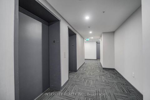 Photo 13 at 611 - 3237 Bayview Avenue, Bayview Village, Toronto