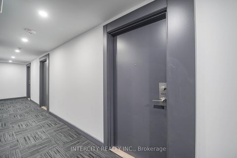 Photo 14 at 611 - 3237 Bayview Avenue, Bayview Village, Toronto
