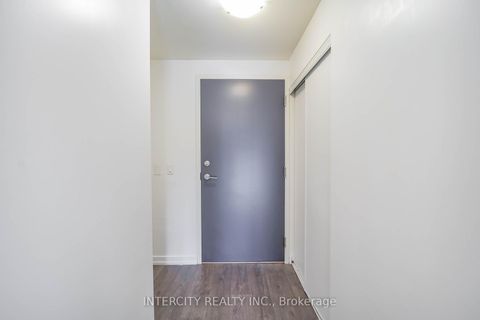 Photo 15 at 611 - 3237 Bayview Avenue, Bayview Village, Toronto