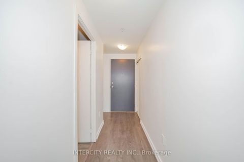 Photo 21 at 611 - 3237 Bayview Avenue, Bayview Village, Toronto