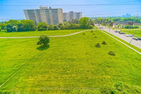 Photo 46 at 611 - 3237 Bayview Avenue, Bayview Village, Toronto
