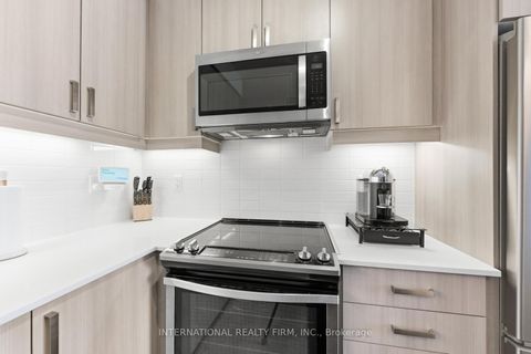 Photo 10 at 703 - 7895 Jane Street, Concord, Vaughan