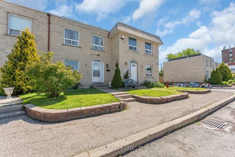 Photo 9 at 2 - 7440 GOREWAY Drive, Malton, Mississauga