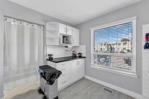 Photo 14 at 2 - 7440 GOREWAY Drive, Malton, Mississauga