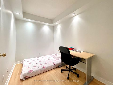 Photo 4 at 223 - 38 WILLIAM CARSON Crescent, Windfields, Toronto