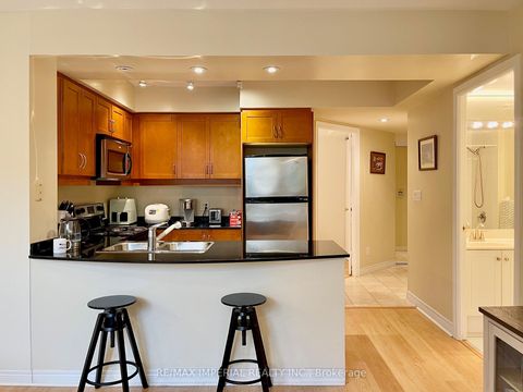 Photo 7 at 223 - 38 WILLIAM CARSON Crescent, Windfields, Toronto