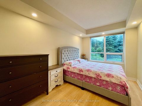 Photo 10 at 223 - 38 WILLIAM CARSON Crescent, Windfields, Toronto