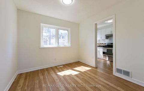 Photo 5 at 266 - 1601 Albion Road, Jamestown, Toronto