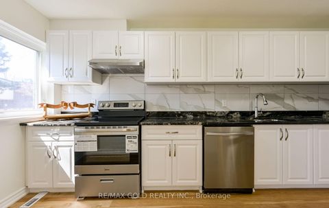 Photo 10 at 266 - 1601 Albion Road, Jamestown, Toronto