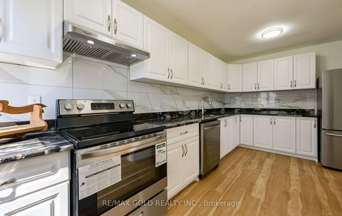 Photo 11 at 266 - 1601 Albion Road, Jamestown, Toronto