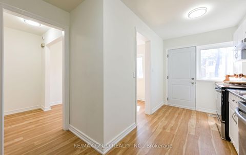 Photo 13 at 266 - 1601 Albion Road, Jamestown, Toronto