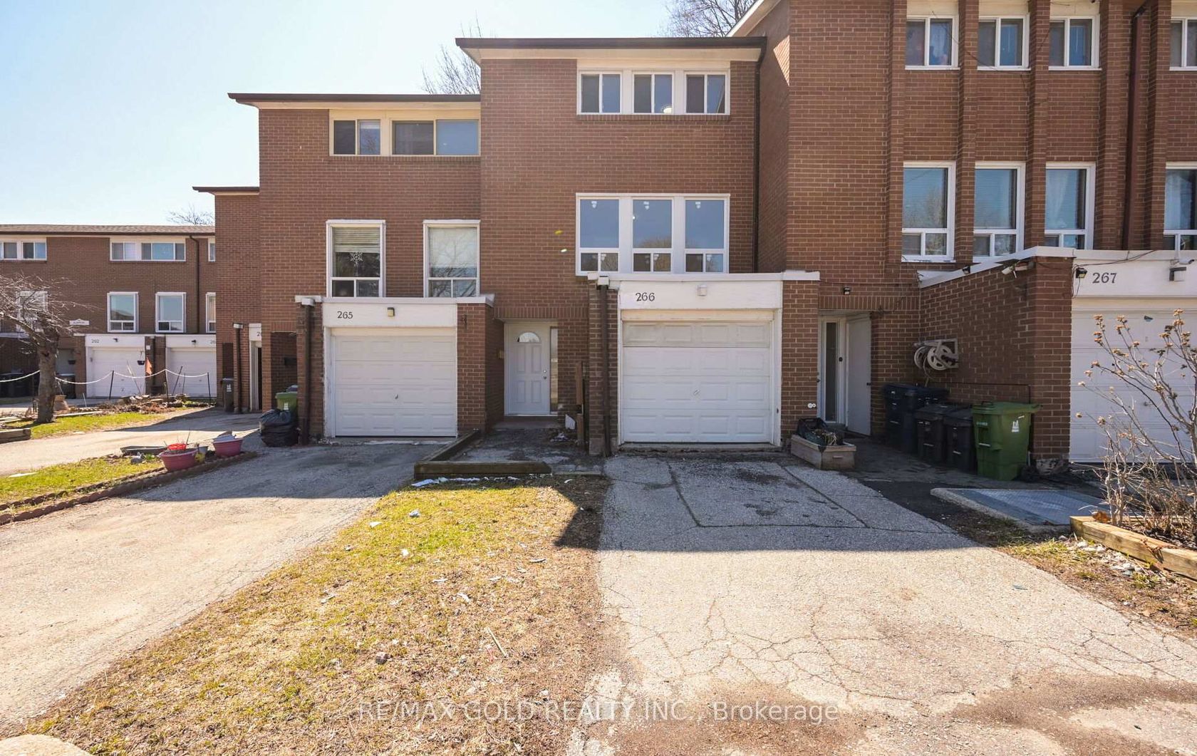 266 - 1601 Albion Road, Jamestown, Toronto photo 2
