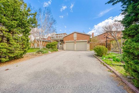 Photo 1 at 134 Butterfield Crescent, Maple, Vaughan