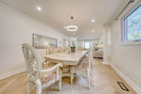 Photo 9 at 134 Butterfield Crescent, Maple, Vaughan