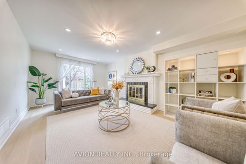 Photo 10 at 134 Butterfield Crescent, Maple, Vaughan