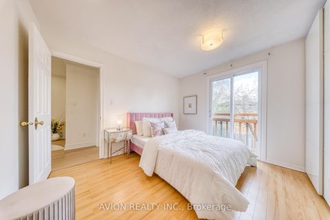 Photo 32 at 134 Butterfield Crescent, Maple, Vaughan
