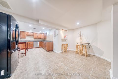 Photo 37 at 134 Butterfield Crescent, Maple, Vaughan