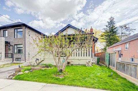 Photo 1 at 17 Arden Crescent, Birchmount, Toronto