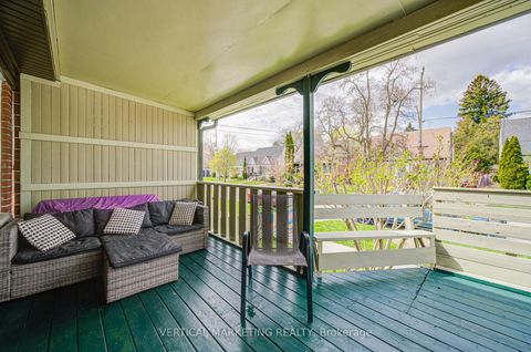 Photo 2 at 17 Arden Crescent, Birchmount, Toronto