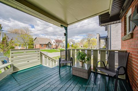 Photo 3 at 17 Arden Crescent, Birchmount, Toronto