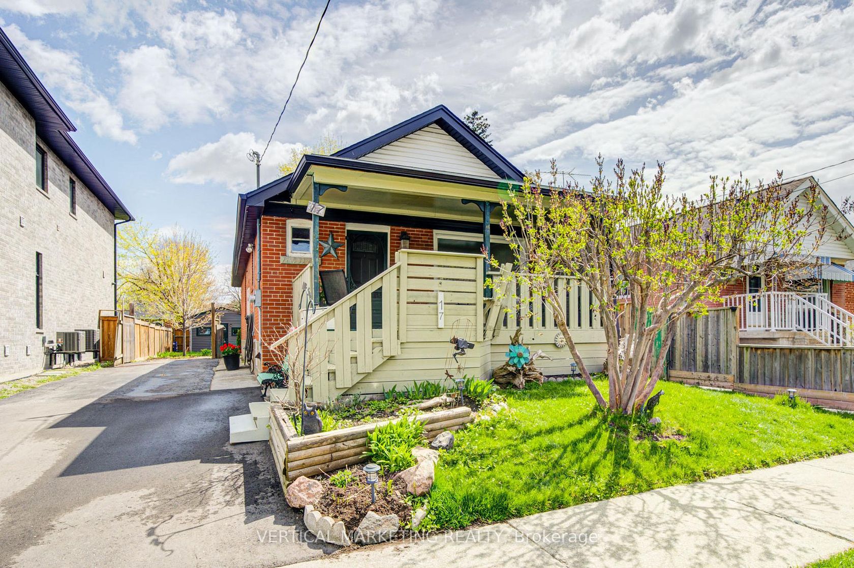 17 Arden Crescent, Birchmount, Toronto 