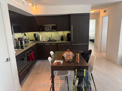 Photo 4 at 212 - 70 Queens Wharf Road, Waterfront Communities C1, Toronto