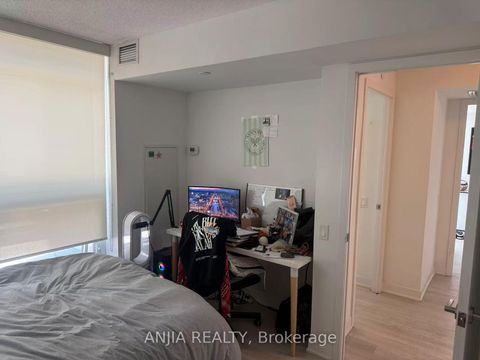 Photo 7 at 212 - 70 Queens Wharf Road, Waterfront Communities C1, Toronto