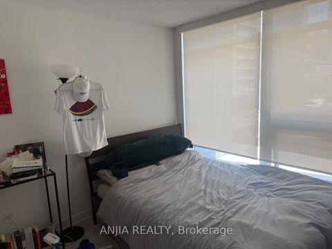 Photo 8 at 212 - 70 Queens Wharf Road, Waterfront Communities C1, Toronto